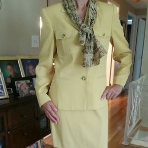 Ladies Business Suit